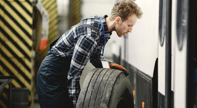 Understanding the Role of Forged vs. Cast Fifth Wheels in Heavy Haul Operations